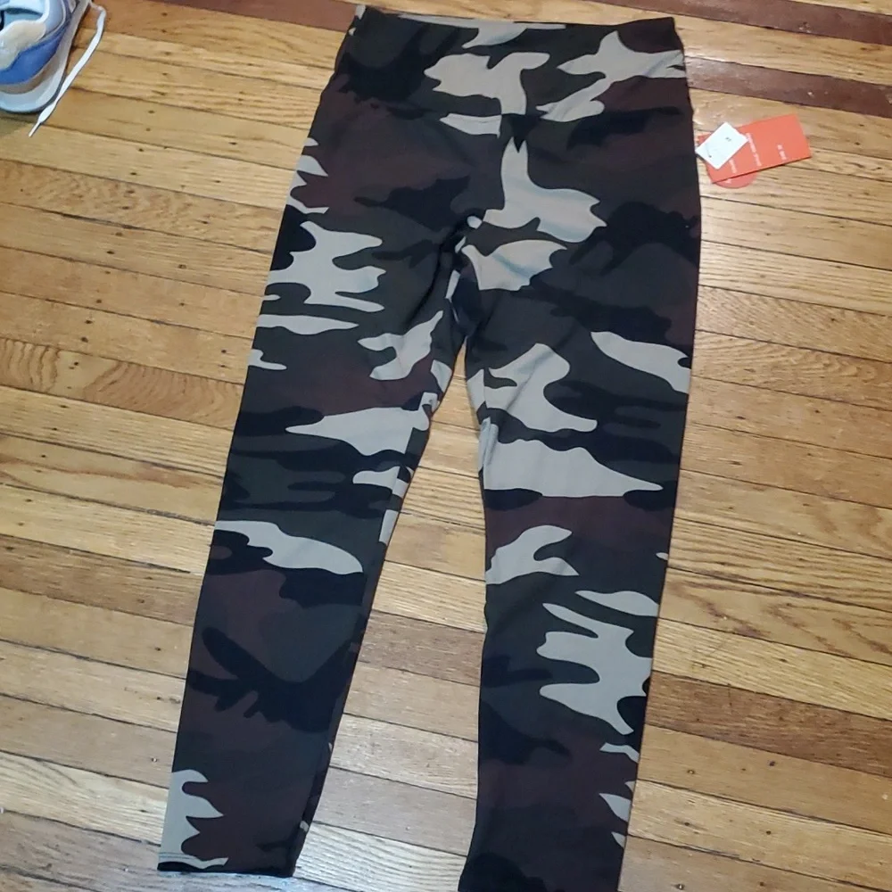 BRAND NEW soft fleece lined camo leggings, plus size, 2X 💓